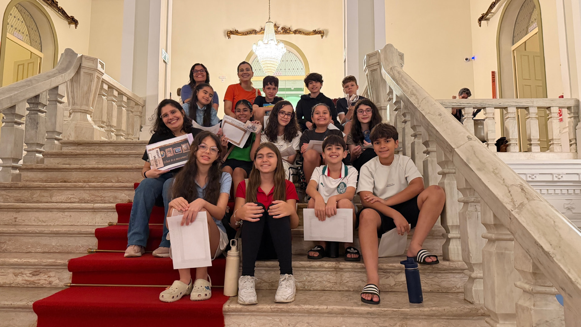Alunos da Sally em visita cultural fora da escola